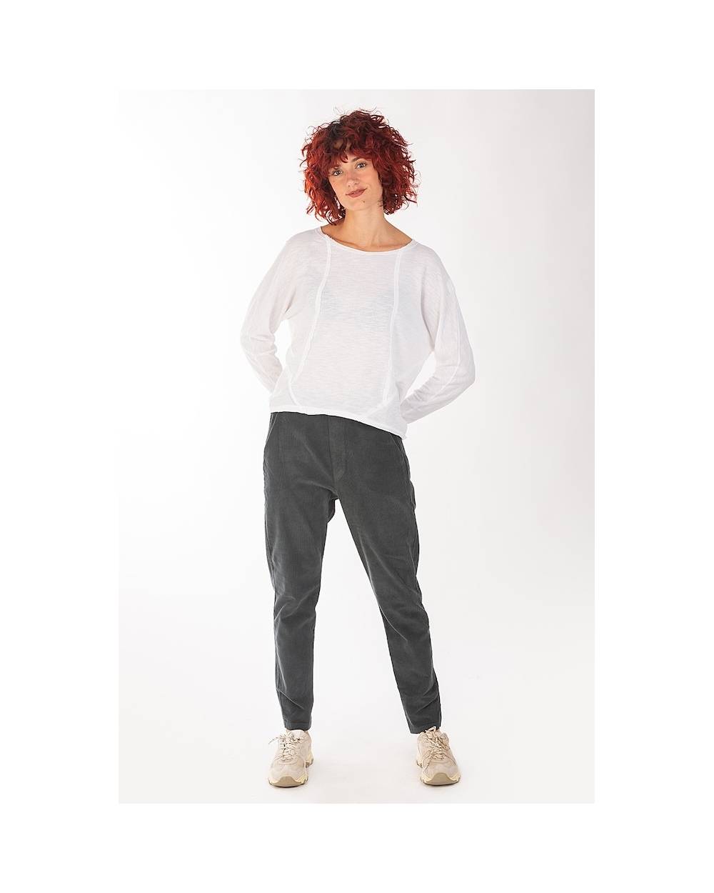 pantaló gris de pana